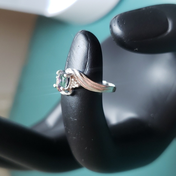 Sterling 925 silver ring with 0.6 CT Mystic Topaz oval 6mm x 4mm - Picture 3 of 5